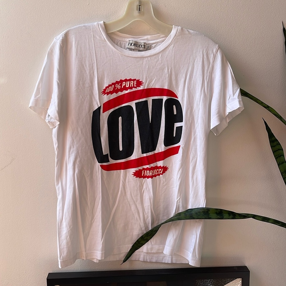 Fiorucci T-shirt super soft cotton has a great fit.